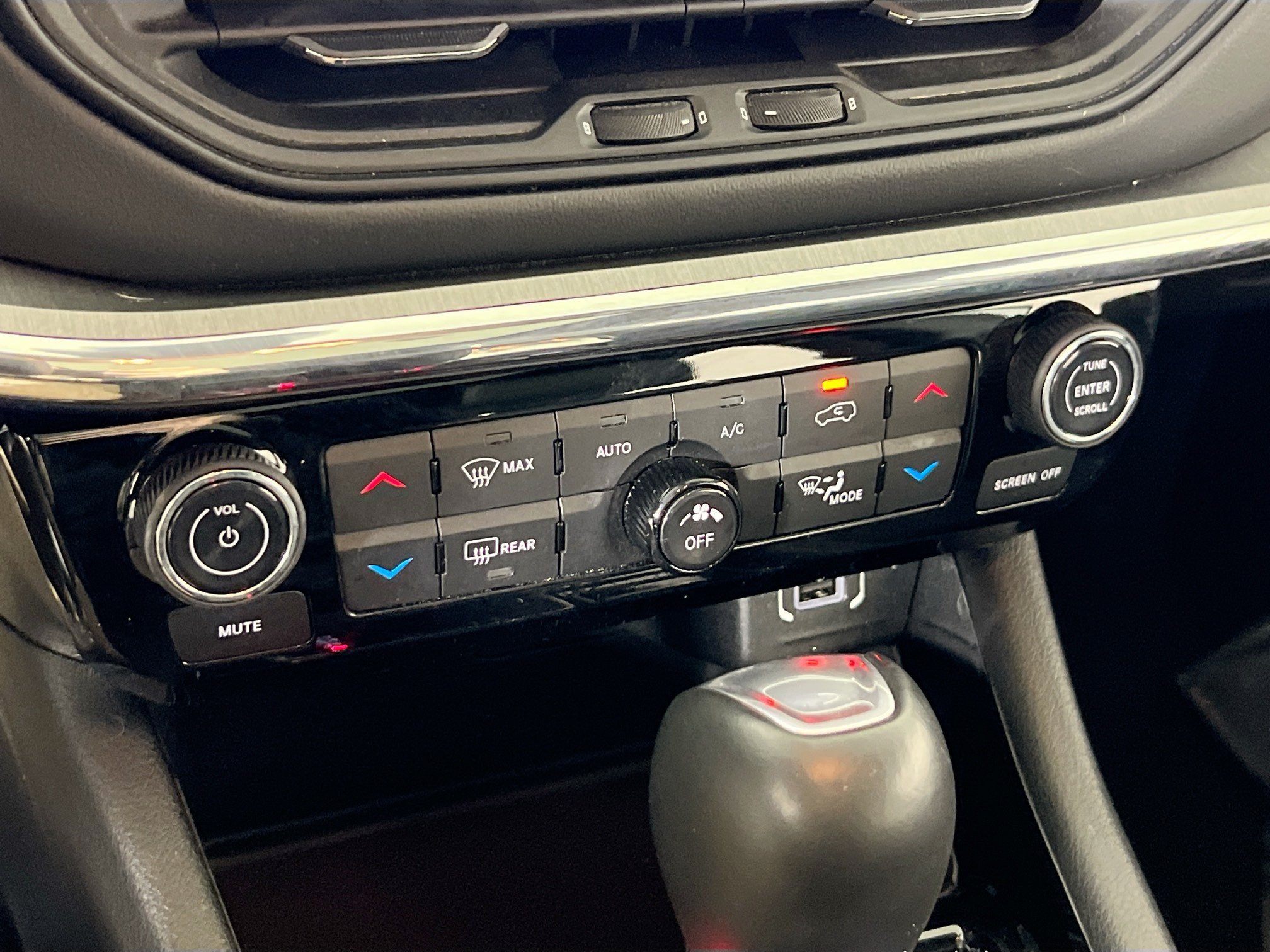 Used 2022 Jeep Compass High Altitude AWD/4WD image 16