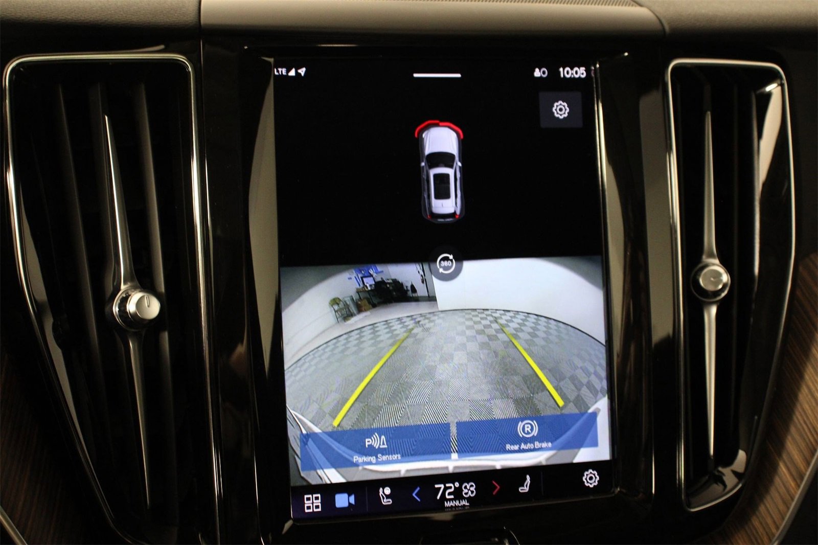 Certified 2023 Volvo XC60 B5 Plus w/ Protection Package Premier image 13