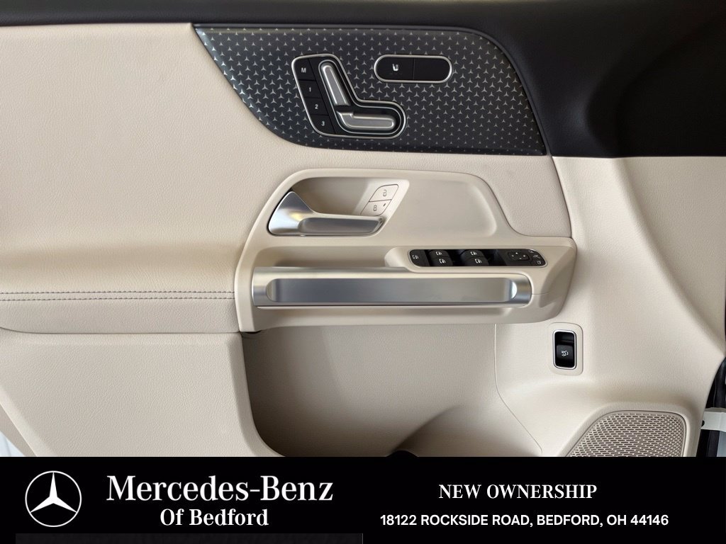 Used 2026 Mercedes-Benz GLB 250 4MATIC image 11