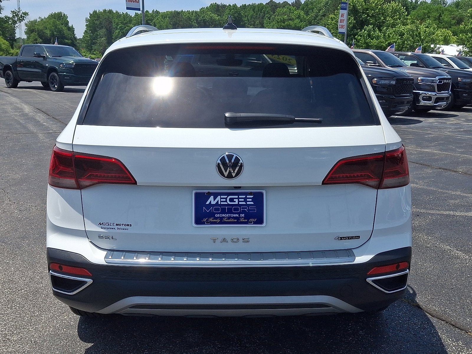 Used 2023 Volkswagen Taos SEL AWD/4WD image 5