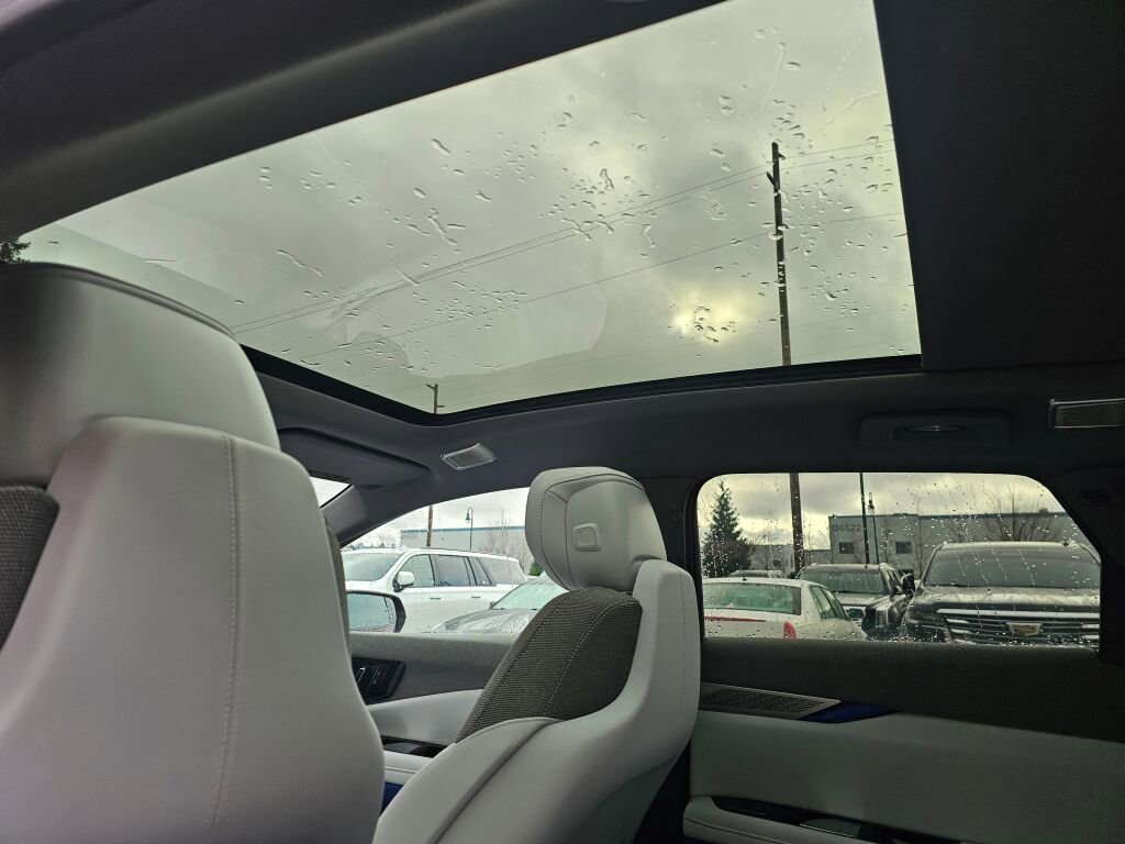 New 2026 Cadillac Optiq Luxury 1 image 23