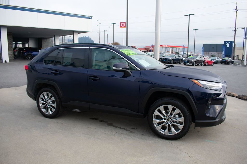 Used 2025 Toyota RAV4 XLE Premium image 9