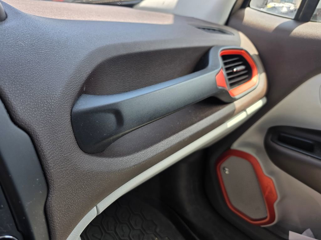 Used 2016 Jeep Renegade Limited AWD/4WD image 19