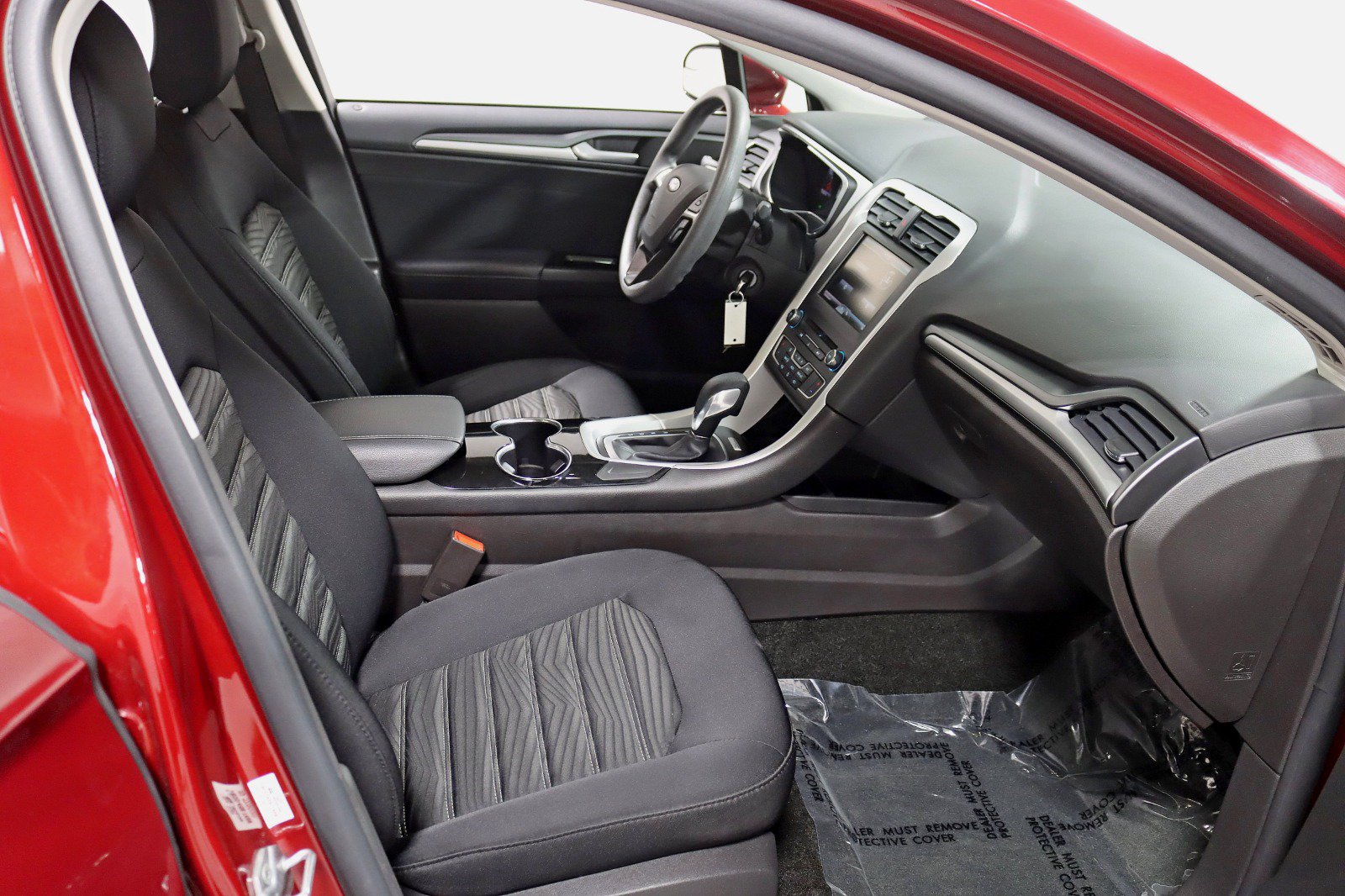 Used 2016 Ford Fusion SE FWD image 24