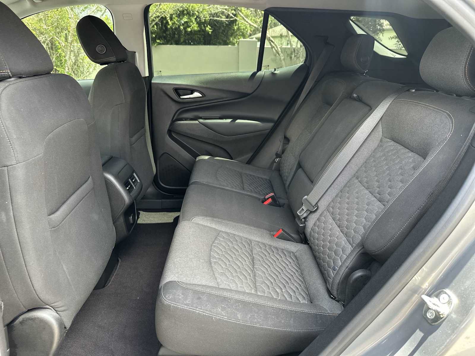 Used 2018 Chevrolet Equinox LT FWD image 17