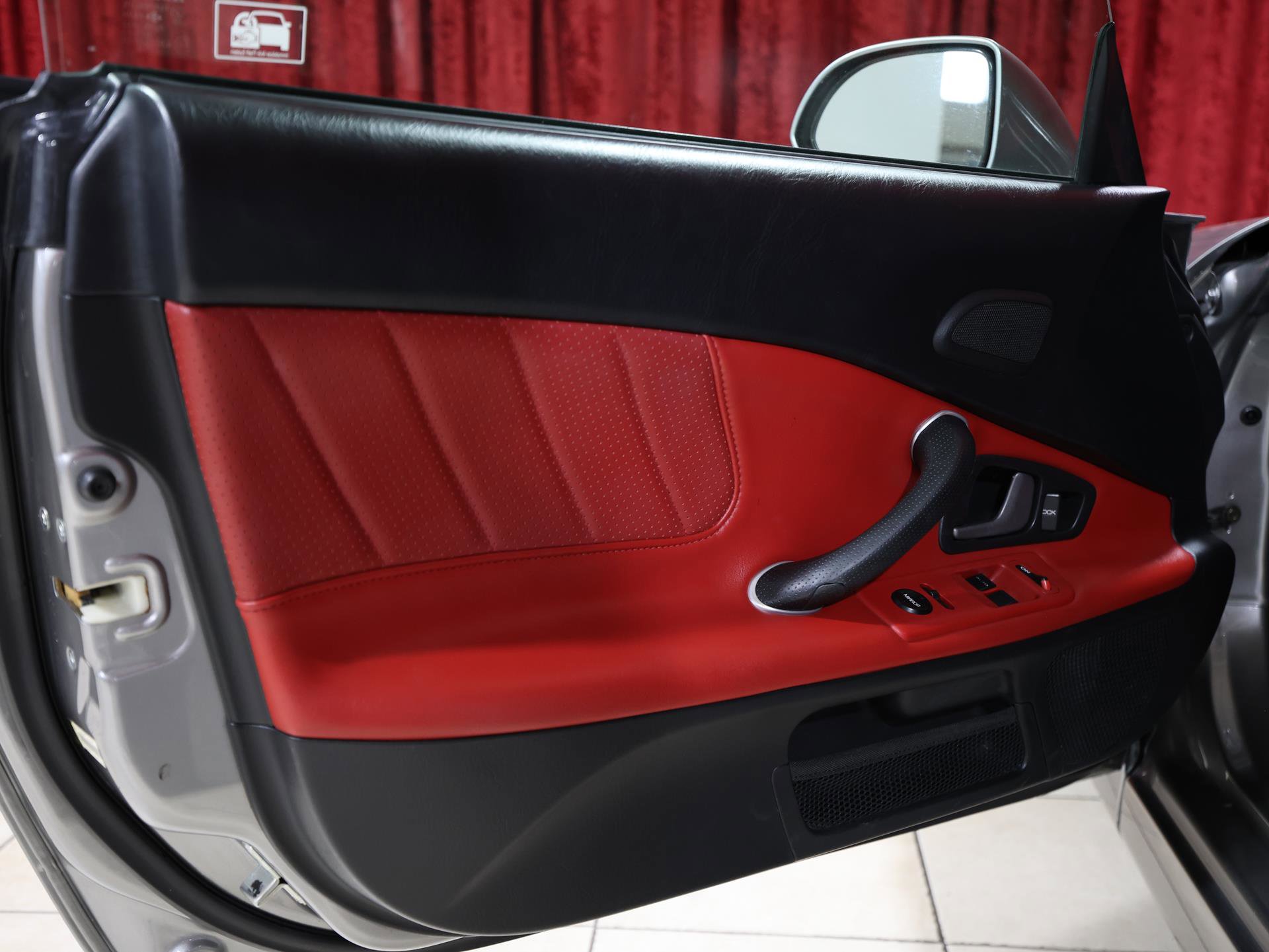 Used 2004 Honda S2000 image 13