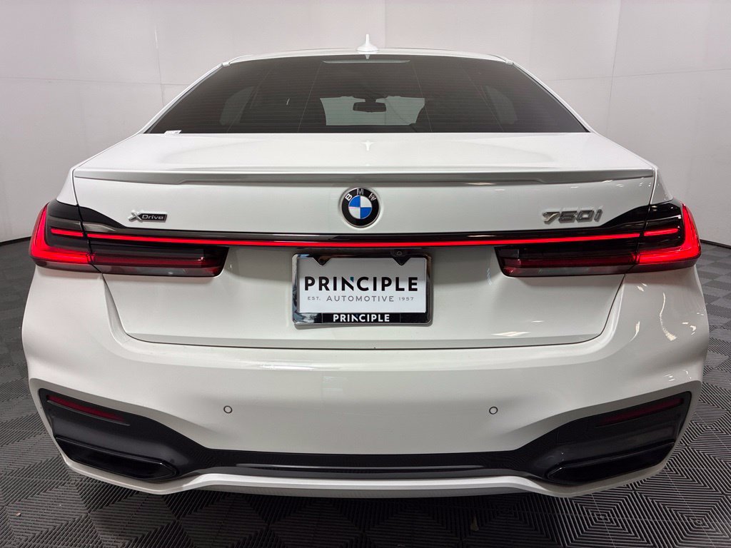 Used 2022 BMW 750i xDrive w/ Luxury Rear Seating Package AWD/4WD image 6