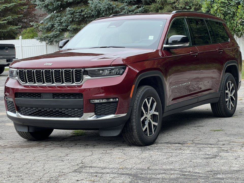Used 2023 Jeep Grand Cherokee L Limited AWD/4WD image 40