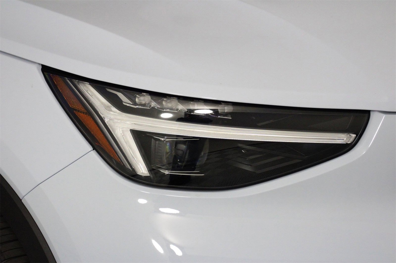 New 2026 Volvo XC40 B5 Plus w/ Protection Package Premier image 14