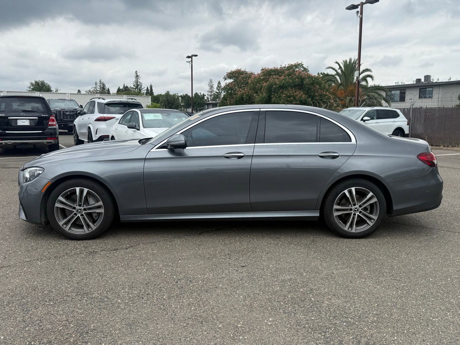 Used 2022 Mercedes-Benz E 350 4MATIC Sedan w/ Driver Assistance Package image 3