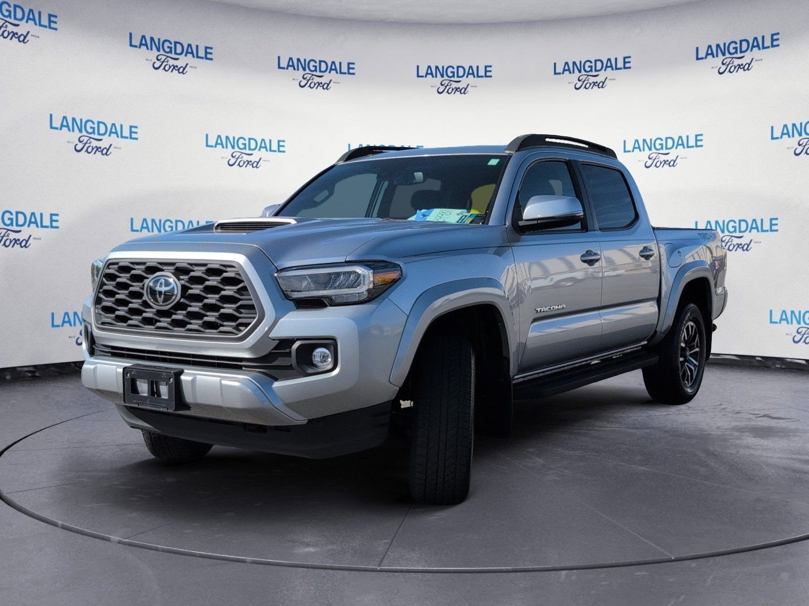 Used 2022 Toyota Tacoma TRD Sport w/ Technology Package AWD/4WD image 11