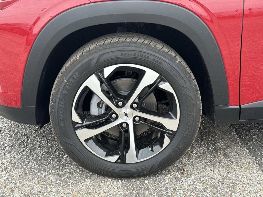 New 2026 Chevrolet Trax RS w/ Sunroof Package FWD image 4