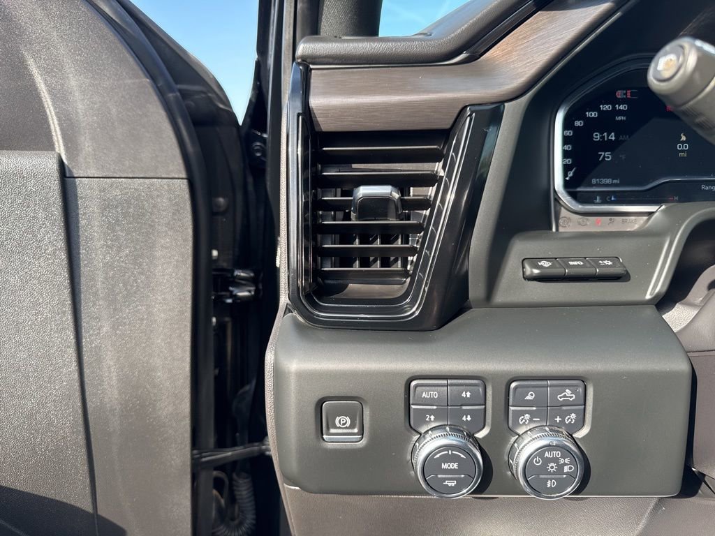 Used 2024 GMC Sierra 1500 AT4 w/ Technology Package AWD/4WD image 12