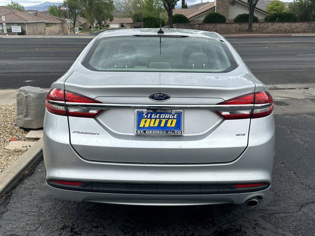 Used 2018 Ford Fusion SE image 4