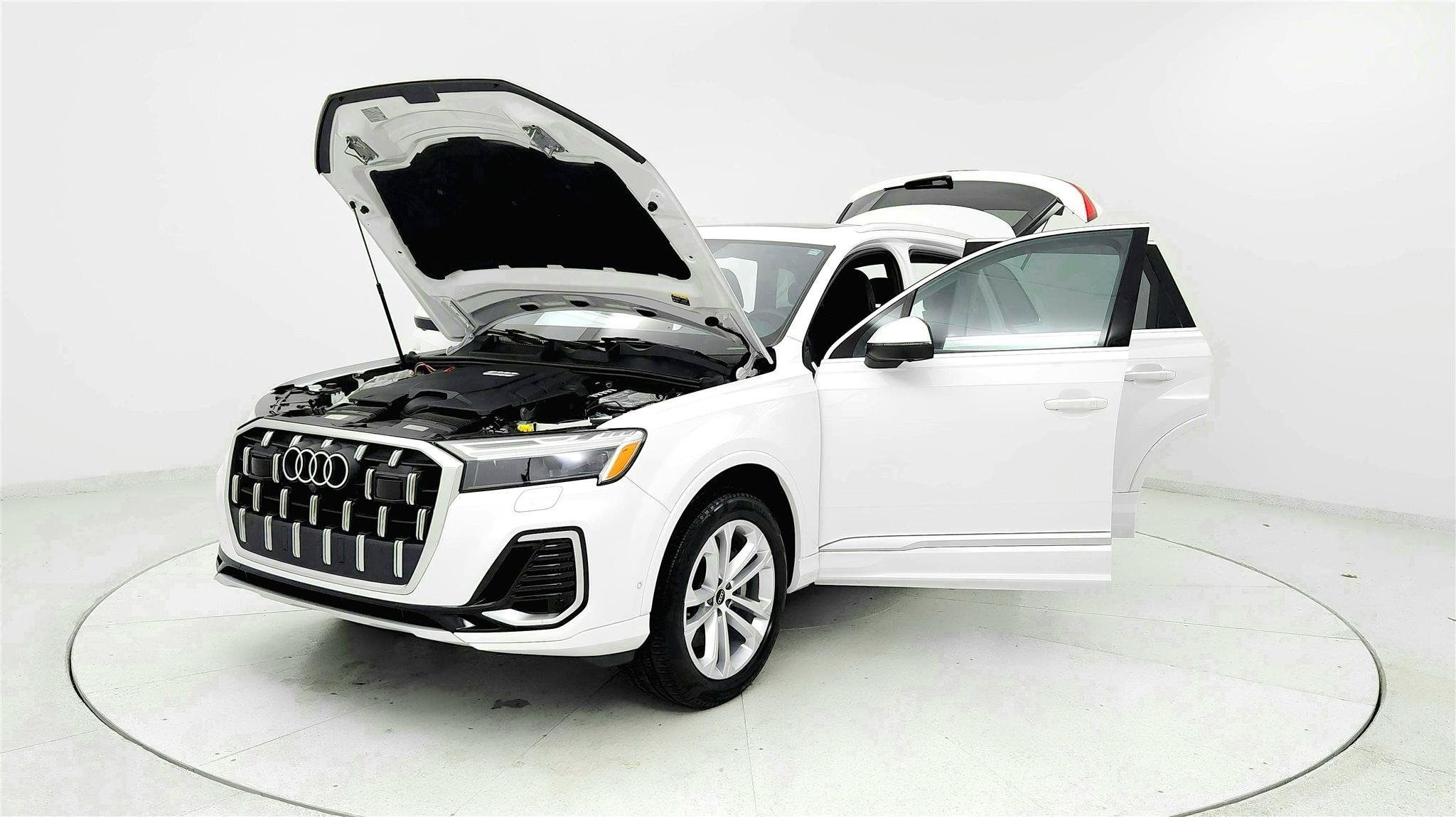 Used 2025 Audi Q7 3.0T Premium Plus AWD/4WD image 9