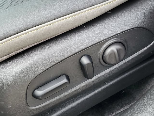 Used 2024 Chevrolet Trax ACTIV w/ Sunroof Package FWD image 7