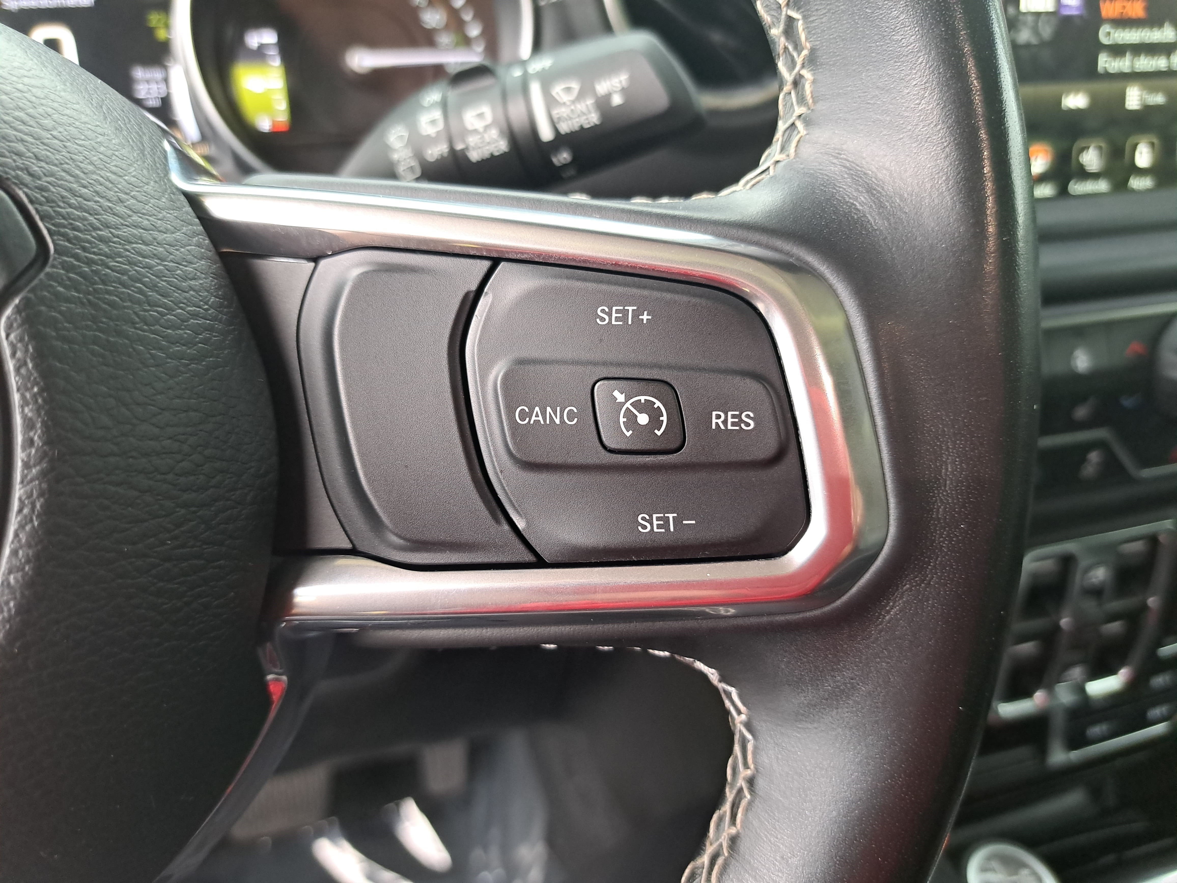 Used 2022 Jeep Wrangler Unlimited Sahara w/ Cold Weather Group AWD/4WD image 17