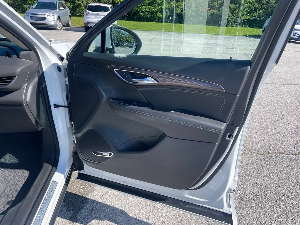 Used 2022 Buick Envision Avenir w/ Technology Package II FWD image 20