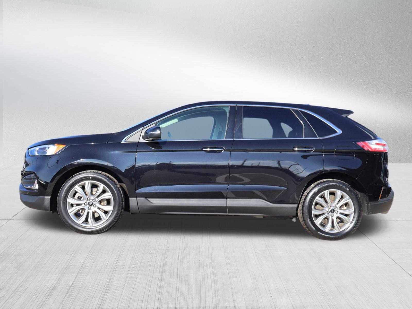 Used 2024 Ford Edge Titanium image 4