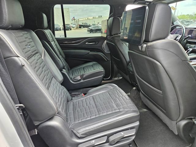 Certified 2023 Cadillac Escalade ESV Sport Platinum w/ LPO, ONYX Package AWD/4WD image 19