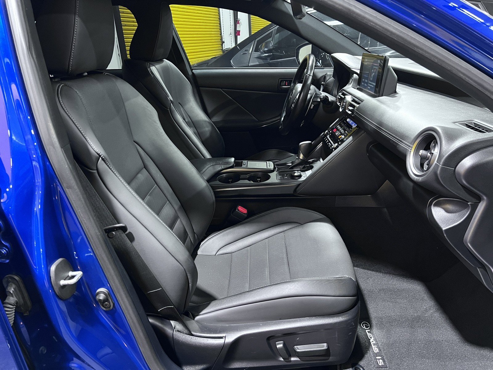 Used 2022 Lexus IS 350 F Sport image 16