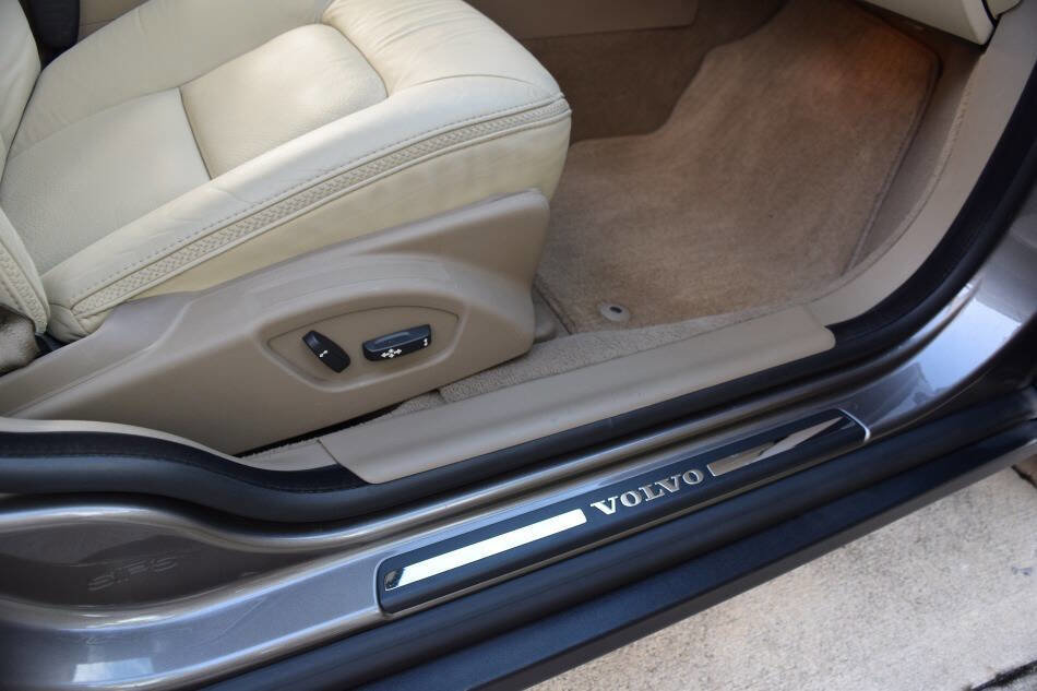 Used 2011 Volvo XC70 3.2 w/ Premium Pkg image 52