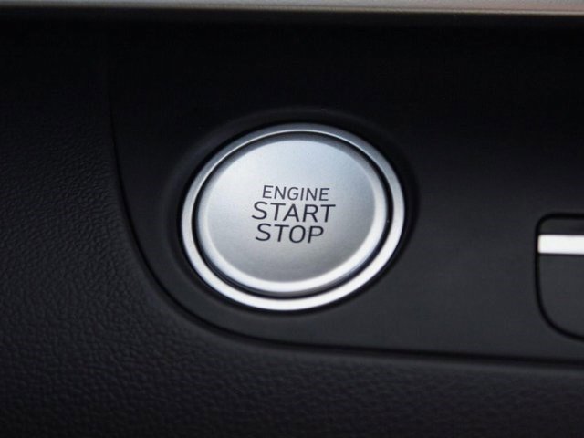 Used 2025 Hyundai Elantra SEL image 10