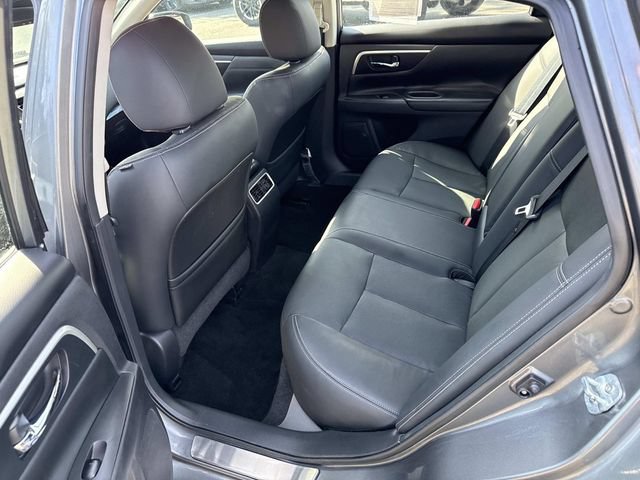Used 2016 Nissan Altima 3.5 SL w/ 3.5 Technology Package FWD image 17
