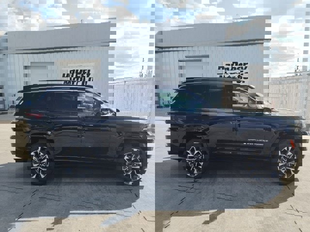 New 2025 Jeep Grand Cherokee L Overland w/ Luxury Tech Group IV image 13