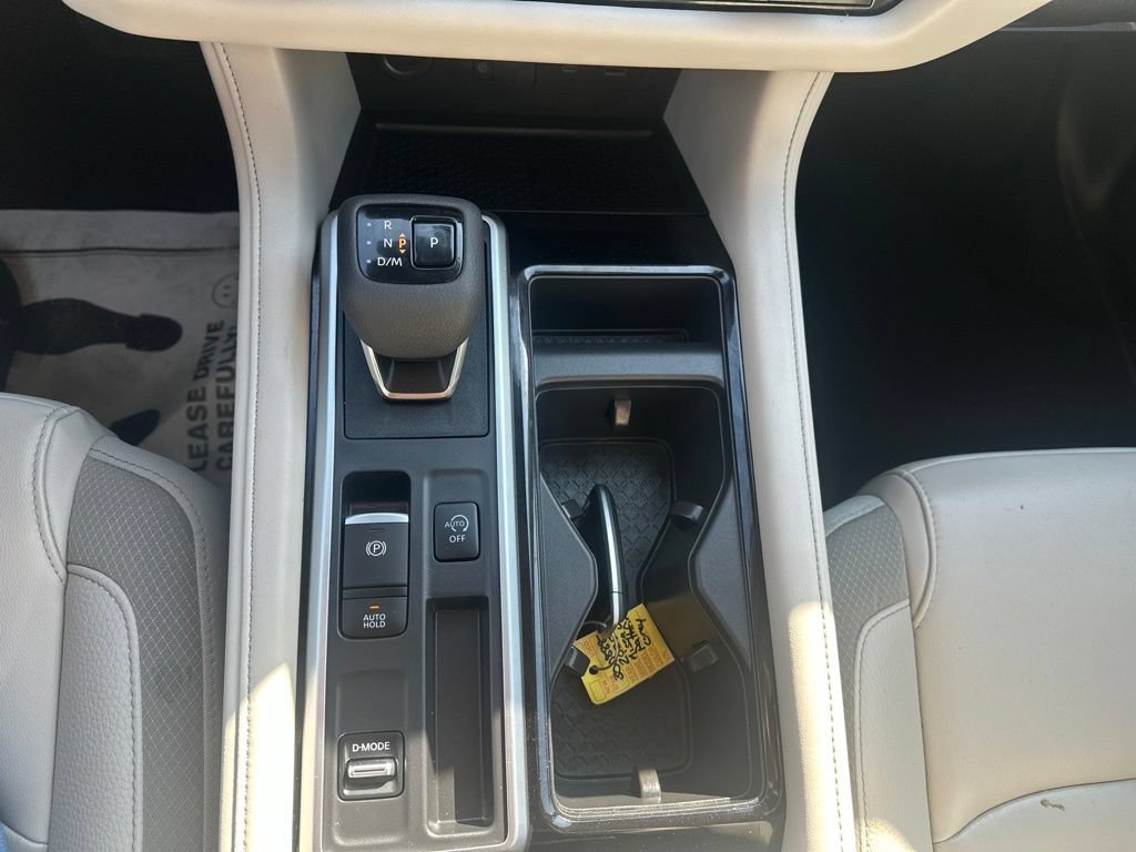 Used 2025 Nissan Pathfinder SL FWD image 20