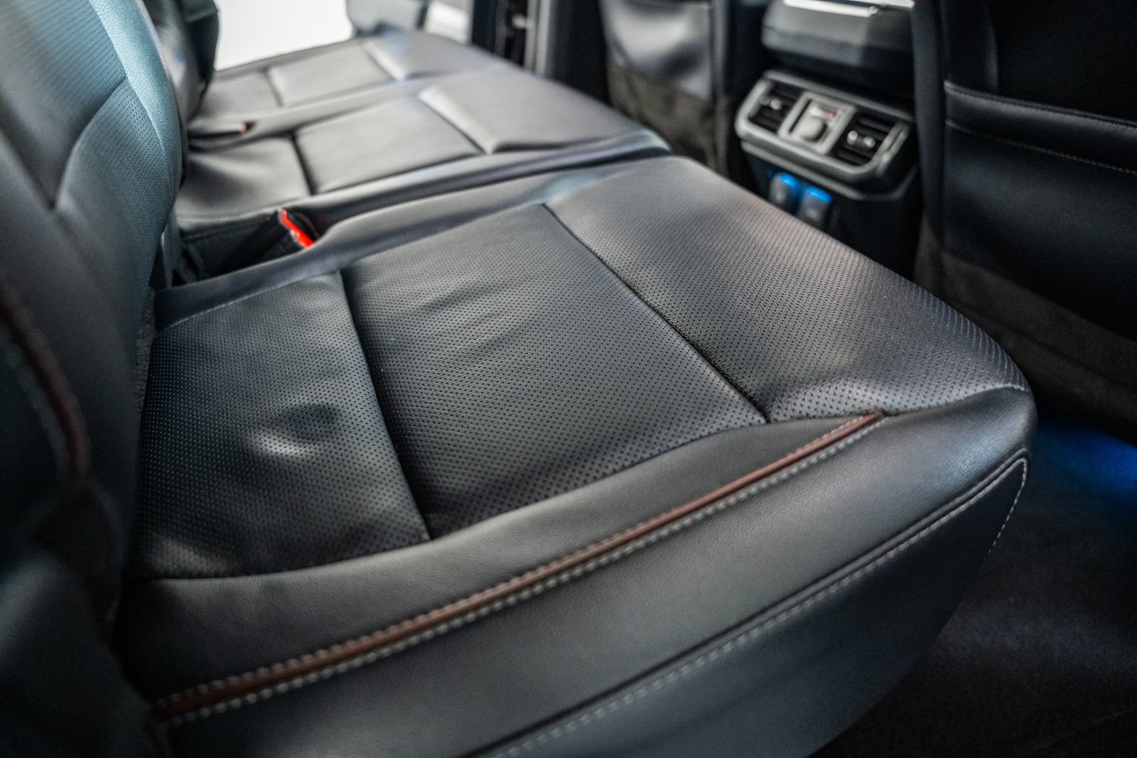 Certified 2023 Ford F150 Lariat w/ Equipment Group 502A High image 40