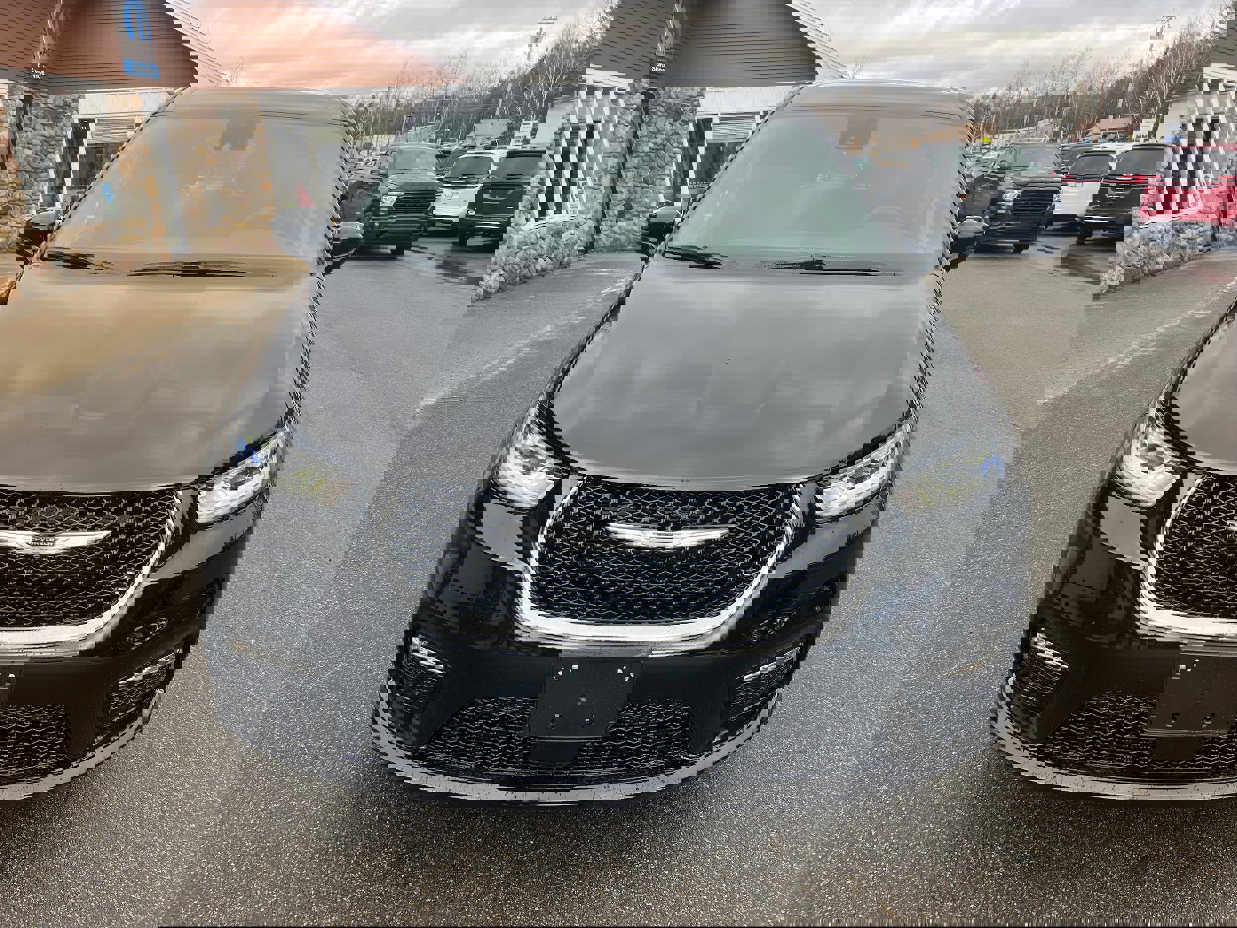 New 2026 Chrysler Pacifica Select image 2