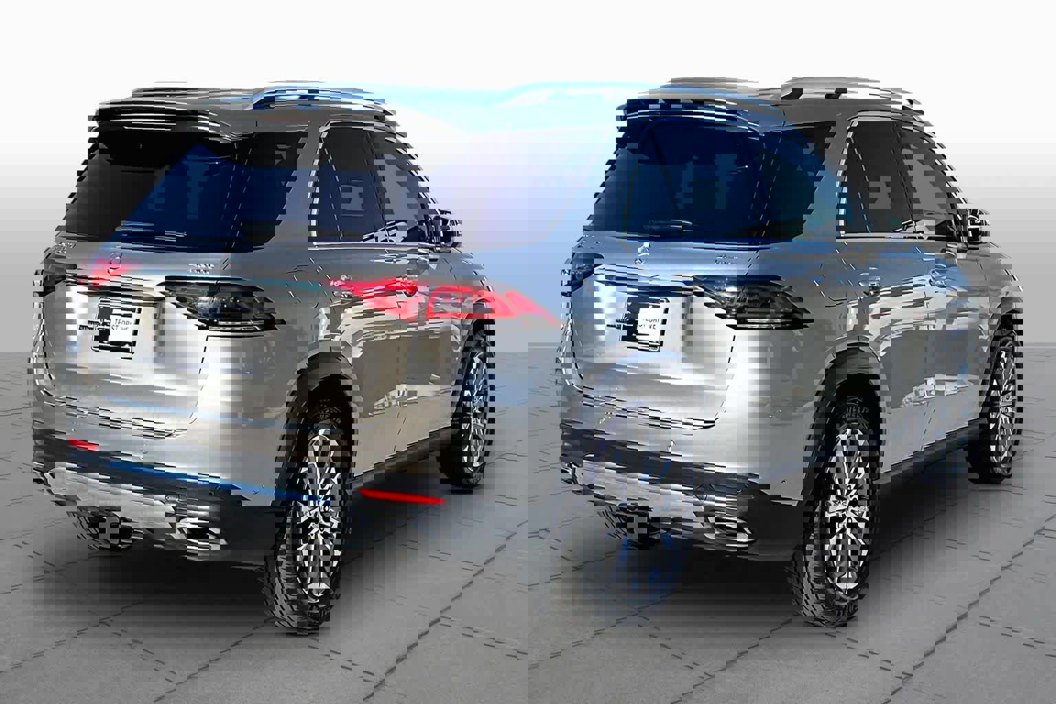 Used 2021 Mercedes-Benz GLE 350 4MATIC w/ Premium Package image 13