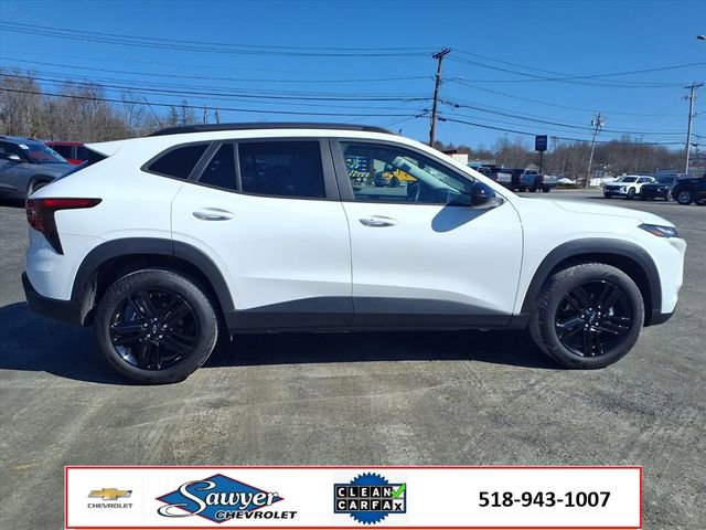 Used 2024 Chevrolet Trax ACTIV w/ Sunroof Package image 8