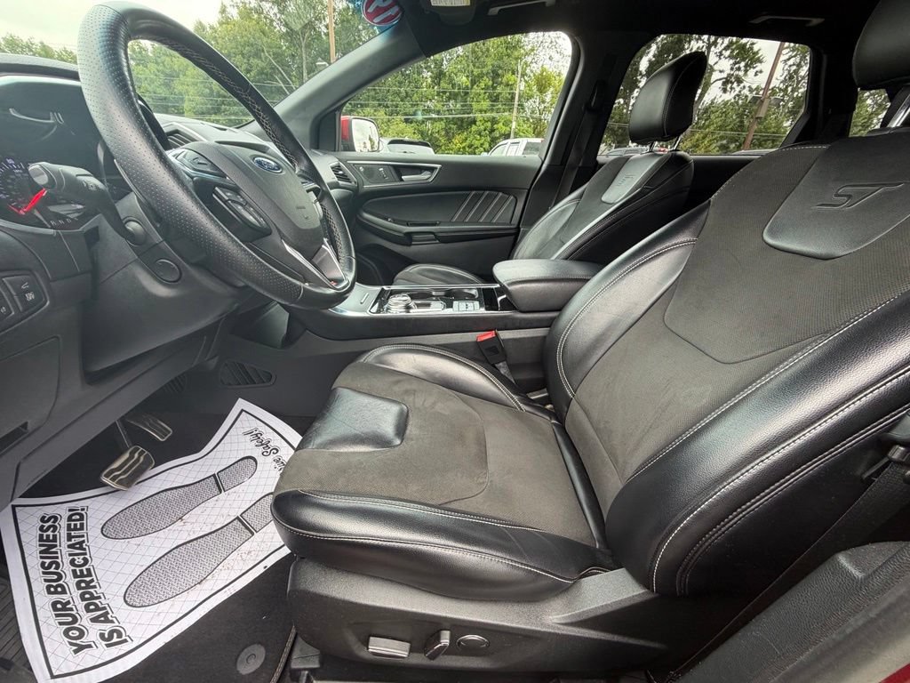 Used 2019 Ford Edge ST w/ Equipment Group 401A AWD/4WD image 16