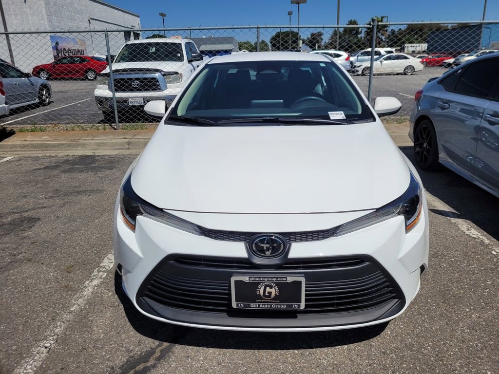 Used 2023 Toyota Corolla LE w/ Carpet Mat Package (TMS) FWD image 2