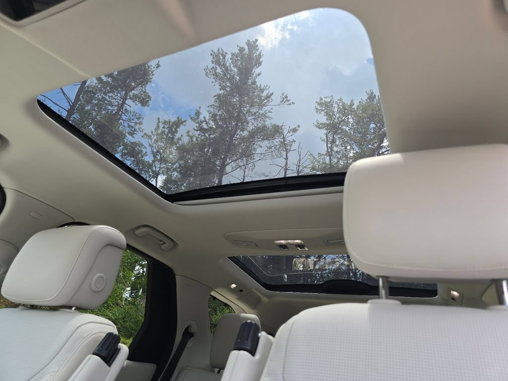 New 2026 Land Rover Discovery S AWD/4WD image 12
