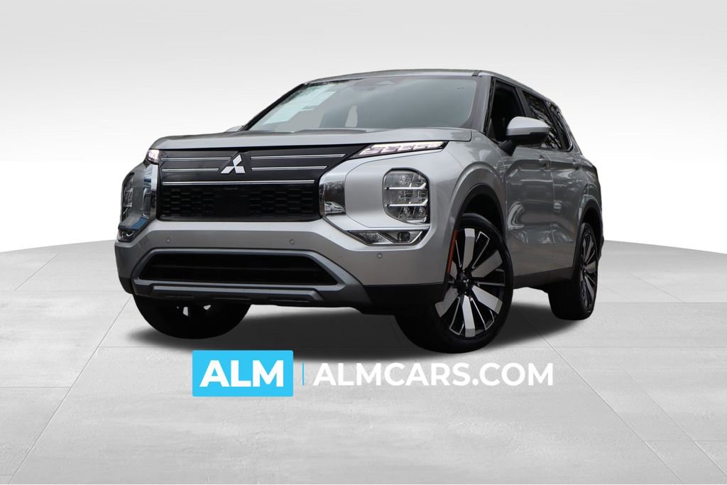 Used 2025 Mitsubishi Outlander SE