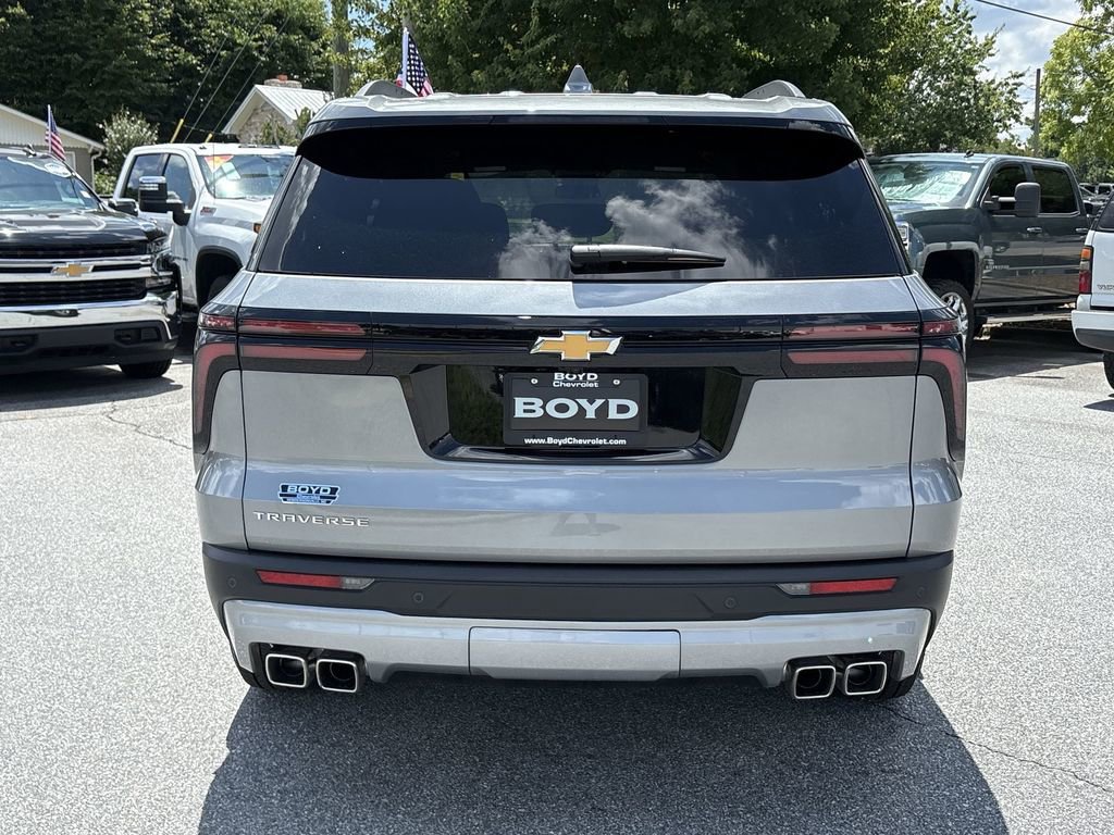 New 2025 Chevrolet Traverse LT FWD image 8
