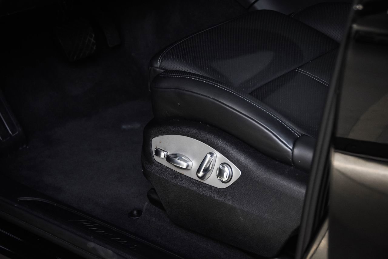 Certified 2026 Porsche Macan image 14