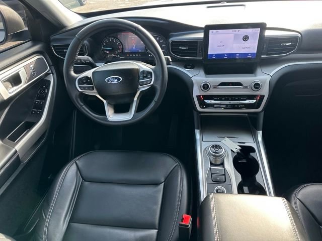 Used 2023 Ford Explorer XLT w/ Equipment Group 202A image 17