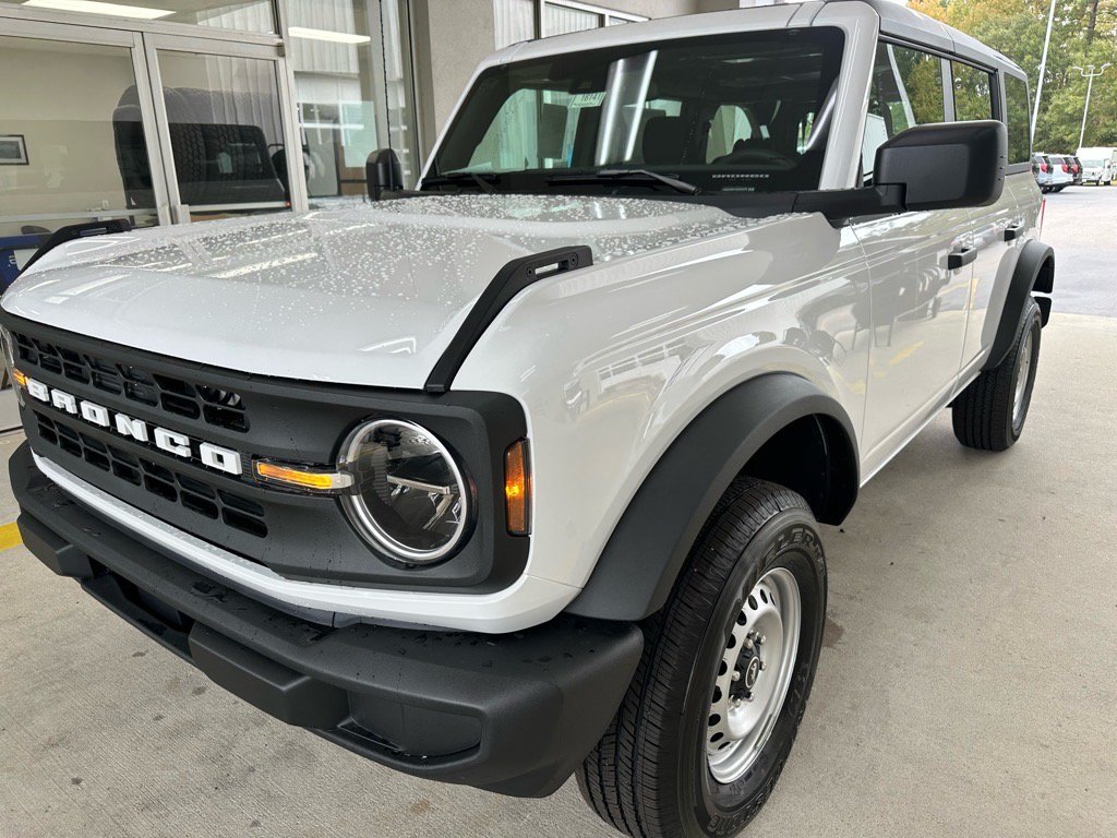 New 2025 Ford Bronco 4-Door AWD/4WD image 3