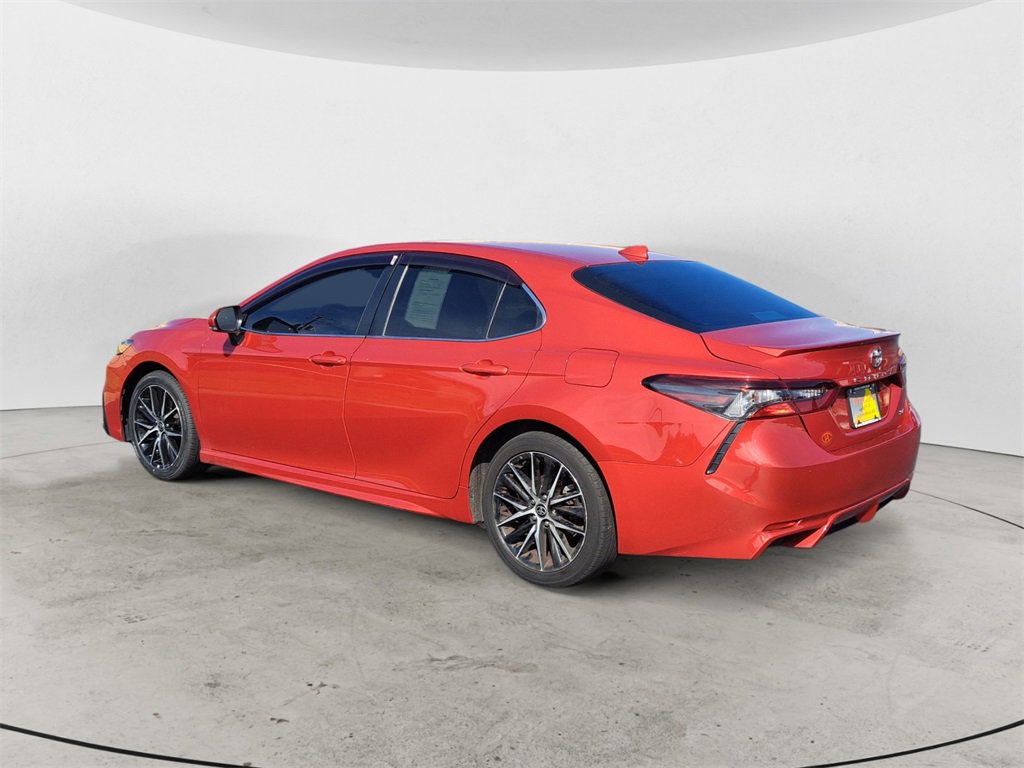 Used 2021 Toyota Camry SE image 5