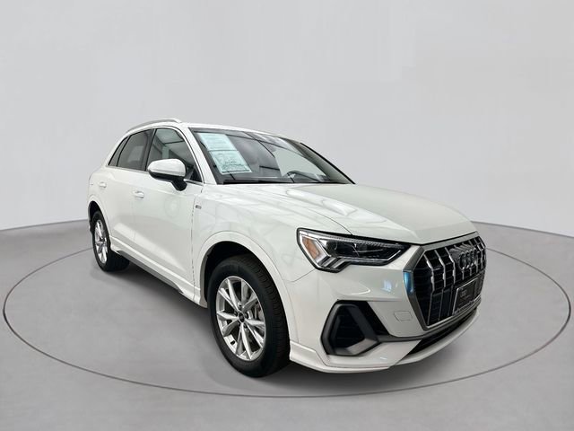 Used 2023 Audi Q3 2.0T Premium w/ Convenience Package AWD/4WD image 5