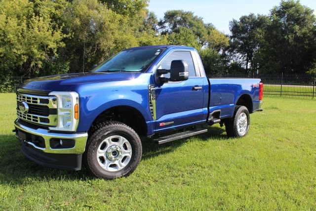 Used 2026 Ford F350 XLT w/ FX4 Off-Road Package AWD/4WD image 2