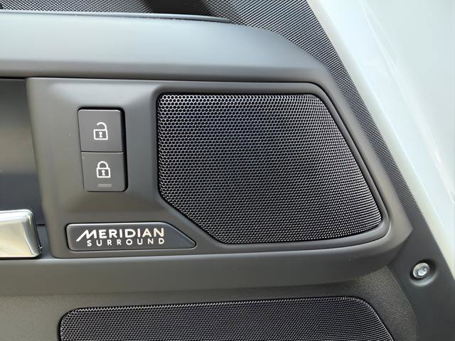 New 2026 Land Rover Defender 110 X-Dynamic SE AWD/4WD image 13