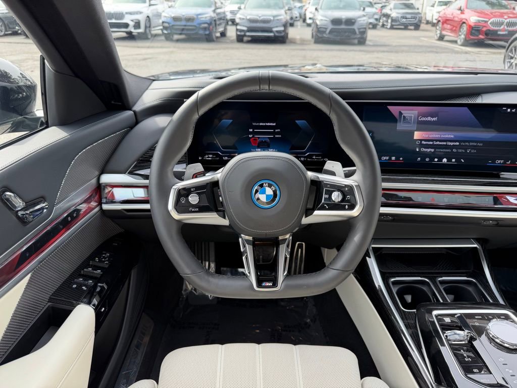 Used 2025 BMW 750e xDrive image 29