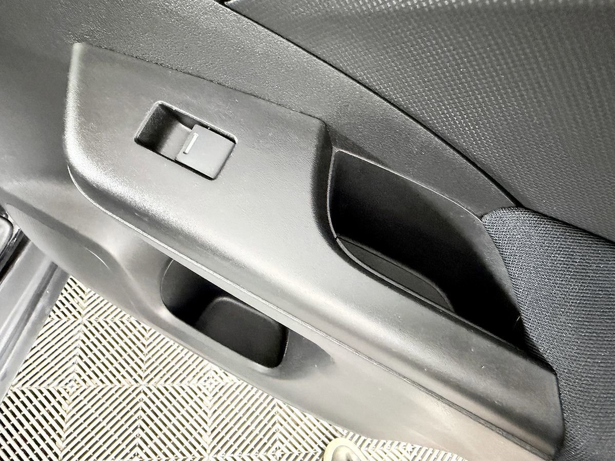 Used 2015 Honda CR-V LX image 37