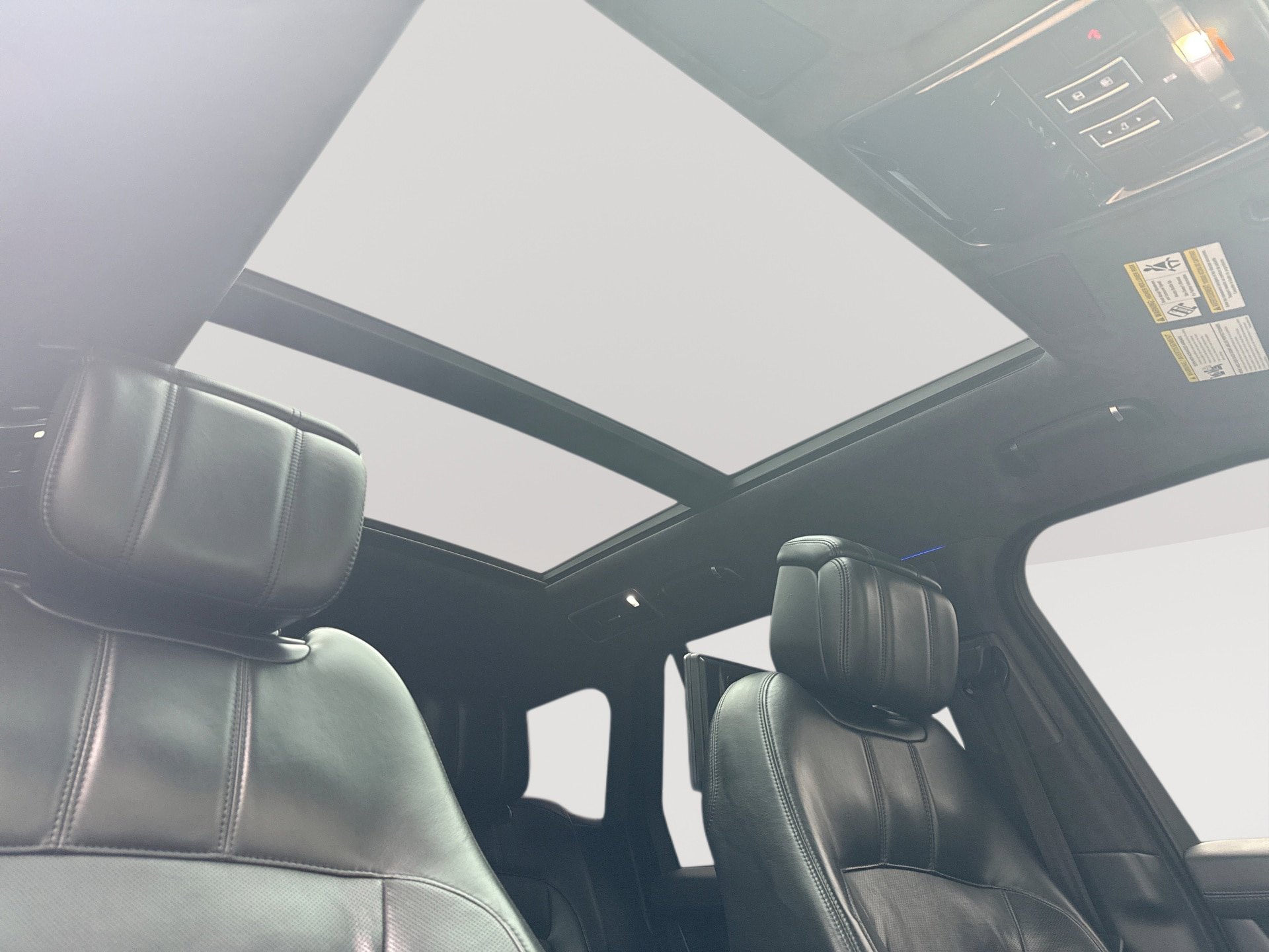 Used 2019 Land Rover Range Rover Autobiography AWD/4WD image 16