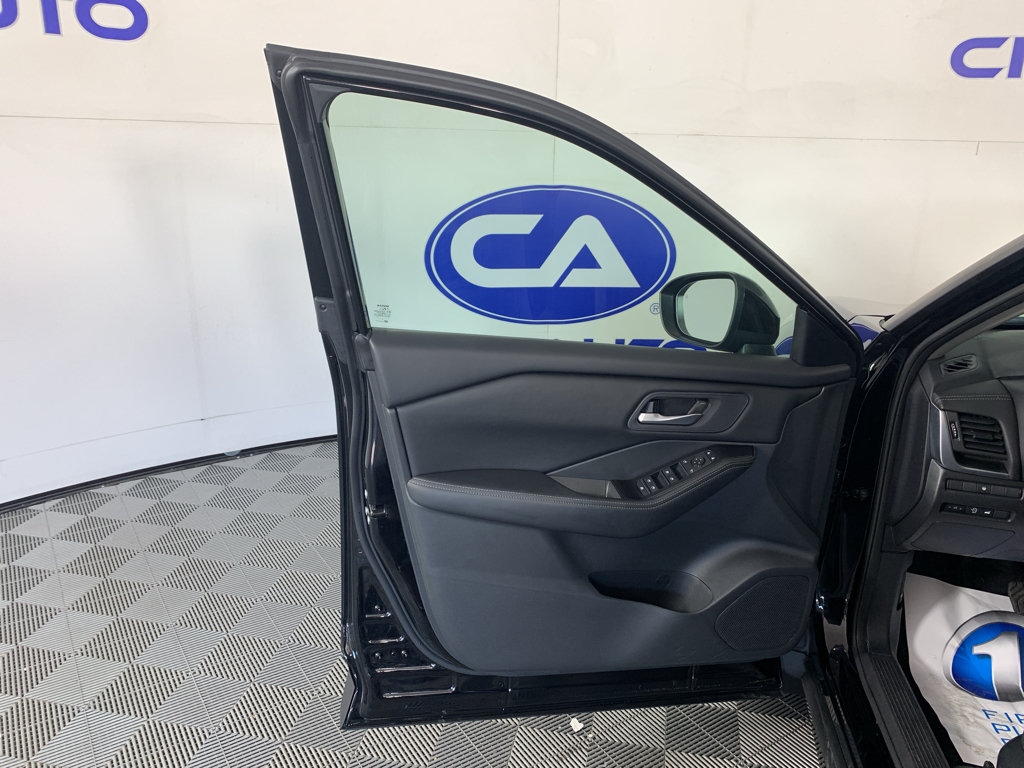 Used 2026 Nissan Rogue SV FWD image 13